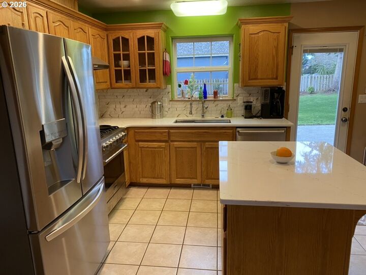 Property Photo:  36468 River Point Dr  OR 97103 