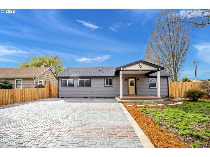 Property Photo:  705 SW Dennis Ave  OR 97123 