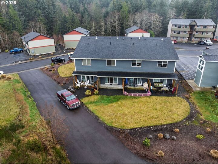 Property Photo:  1524 SE Honeysuckle Loop  OR 97146 