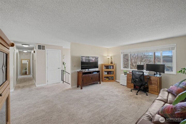 Property Photo:  11 N Nile  WA 98802 