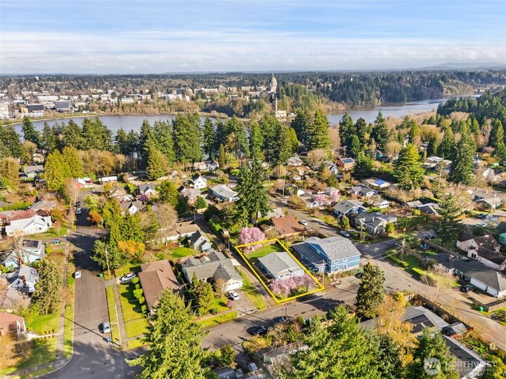 Property Photo:  716  Plymouth Street SW  WA 98502 