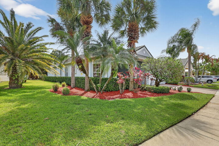 Property Photo: 191 NW Willow Grove Avenue FL 34986