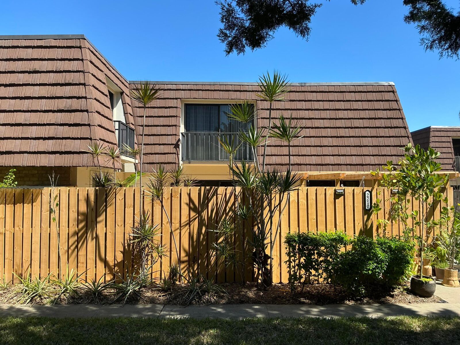 Property Photo:  2210 22nd Lane  FL 33418 