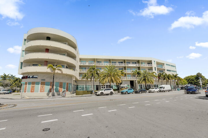 Property Photo: 2301 Wilton Drive R309 FL 33305