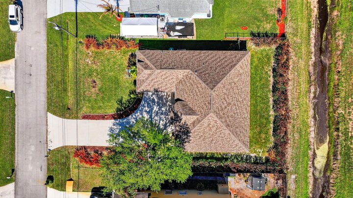 Property Photo:  544 SE Nome Drive  FL 34984 