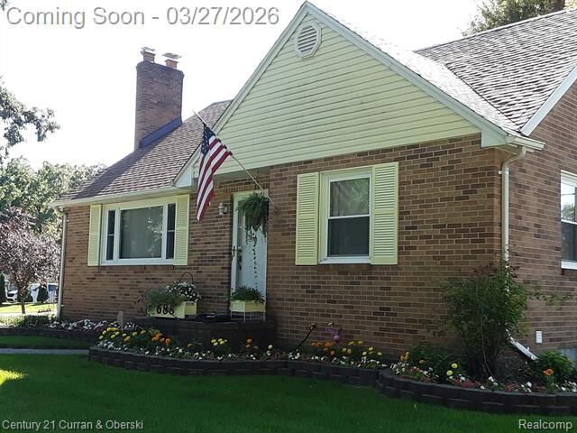 Property Photo:  688 New Hampshire Avenue  MI 48040 