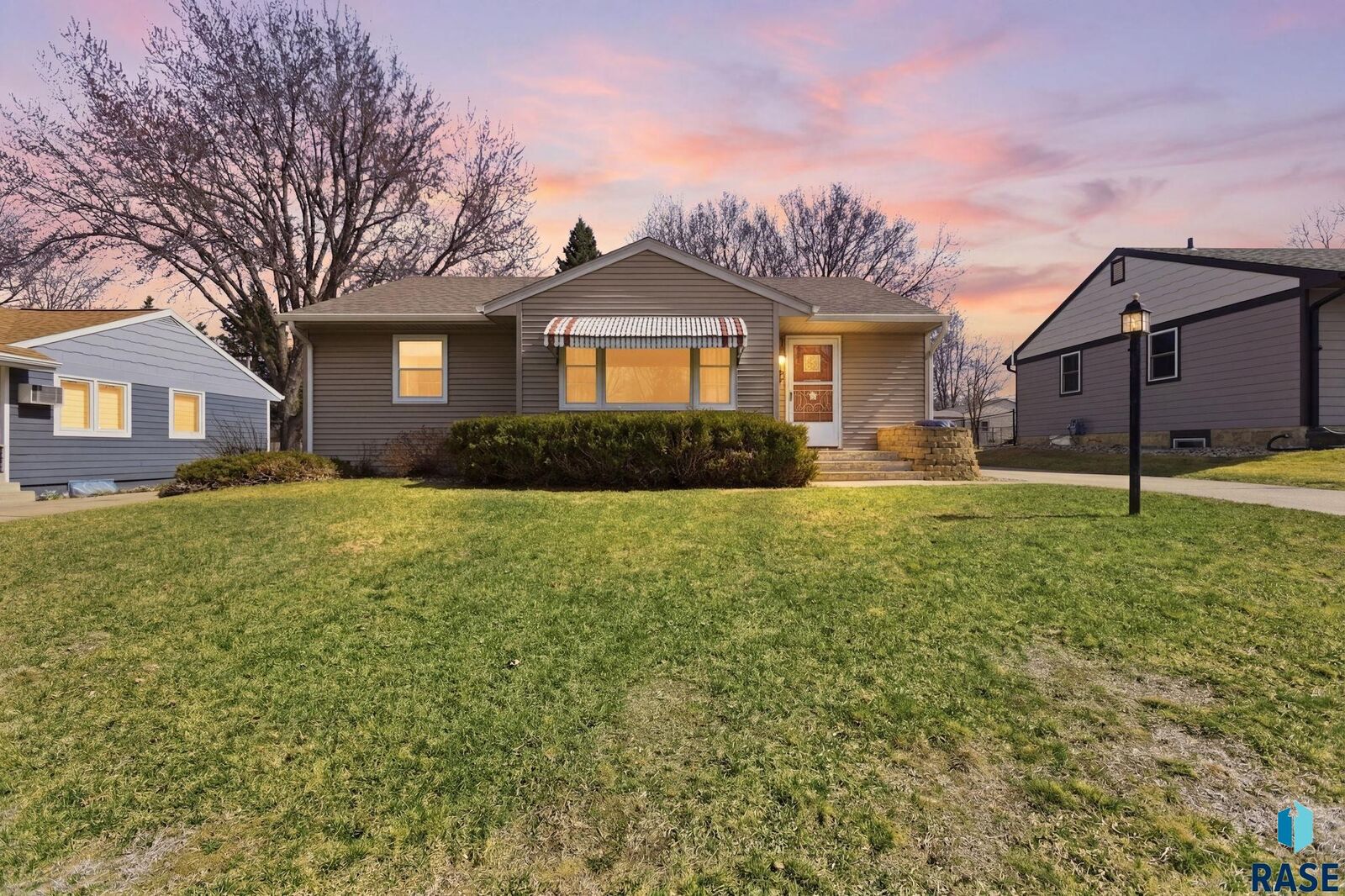 Property Photo: 1108 S Willow Ave SD 57105