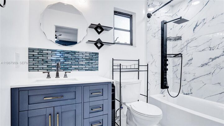 Property Photo: 1007 N 31st Rd FL 33021