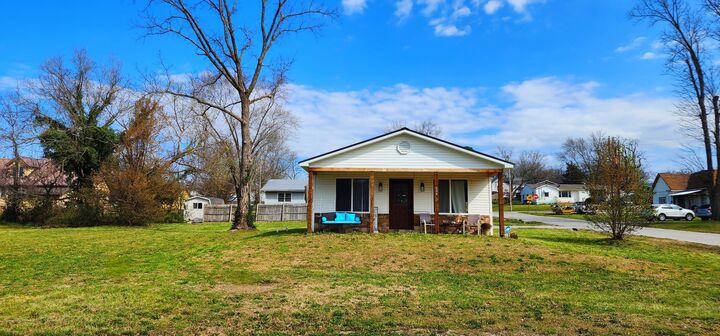 Property Photo:  604 Marvin Avenue  MO 65608 