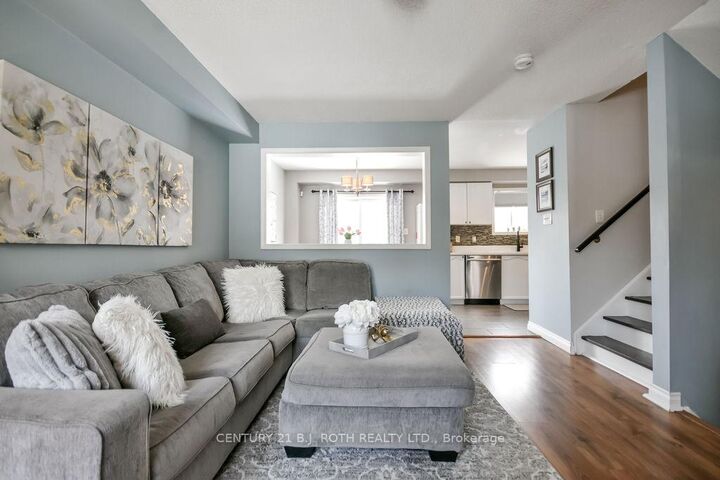 Property Photo:  35 Hawthorne Crescent  ON L4N 9Y7 