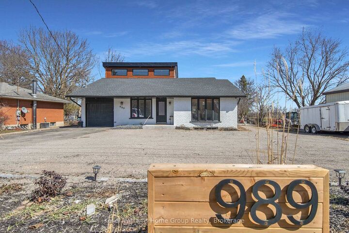 989 Northfield Drive E — photo 1