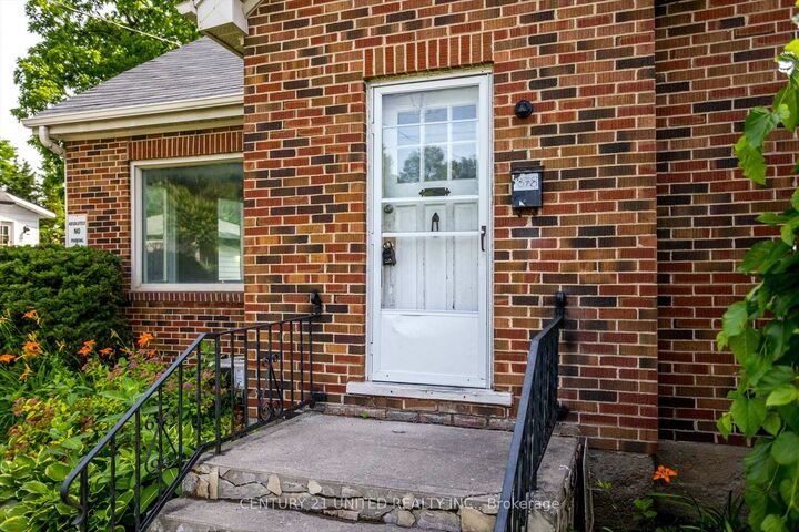 Property Photo:  878 Chemong Road  ON K9H 5Z8 