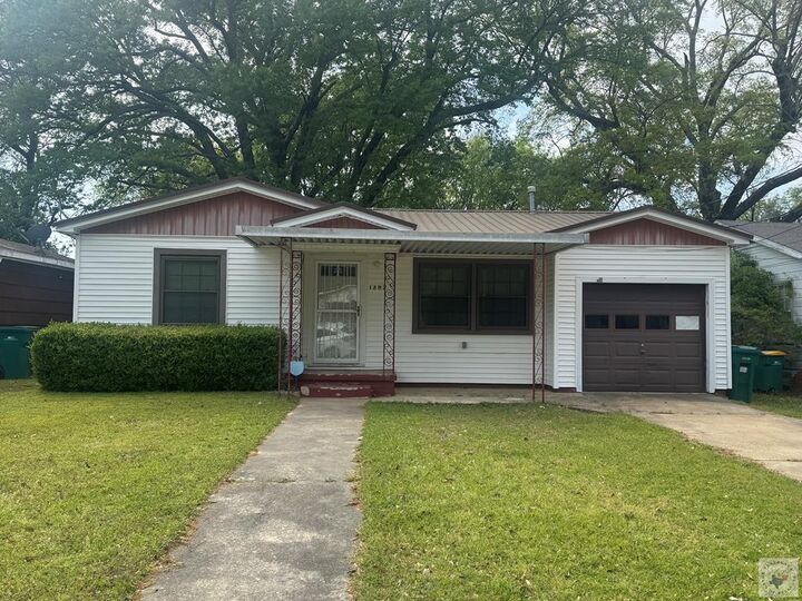 Property Photo: 1207 Mockingbird TX 75501