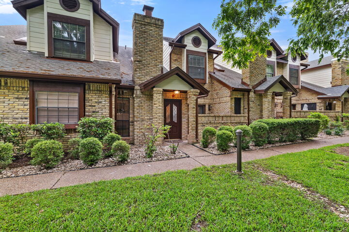 Property Photo:  10819 Crown Colony Drive 31  TX 78747 