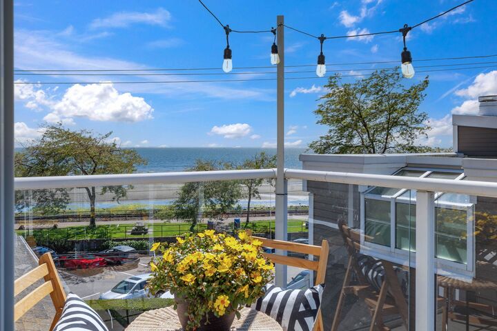 Property Photo: 1107 Elm Street BC V4B 1C1