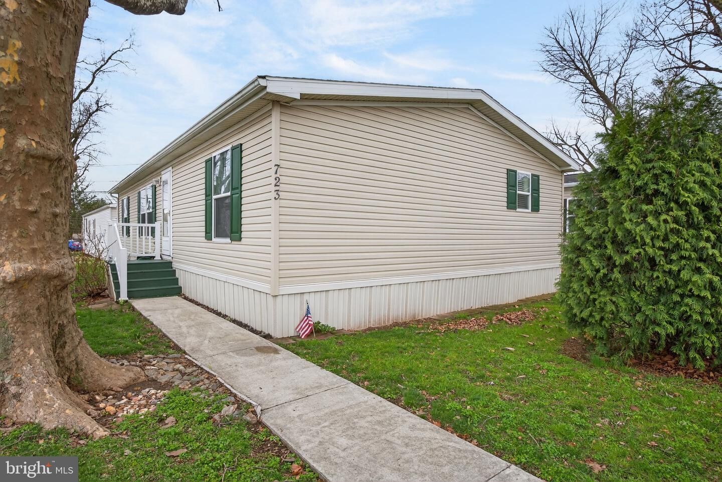 Property Photo:  723 Sherry Lane  PA 17601 