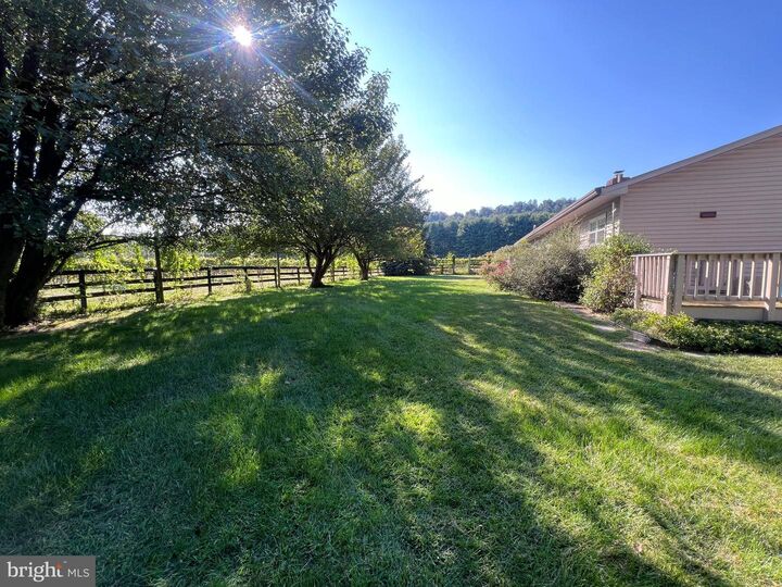 Property Photo:  16120 Mountain Ridge Lane  VA 20132 