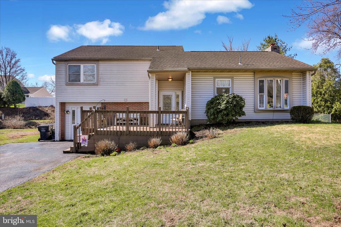 Property Photo:  6104 Jefferson Drive  PA 19606 
