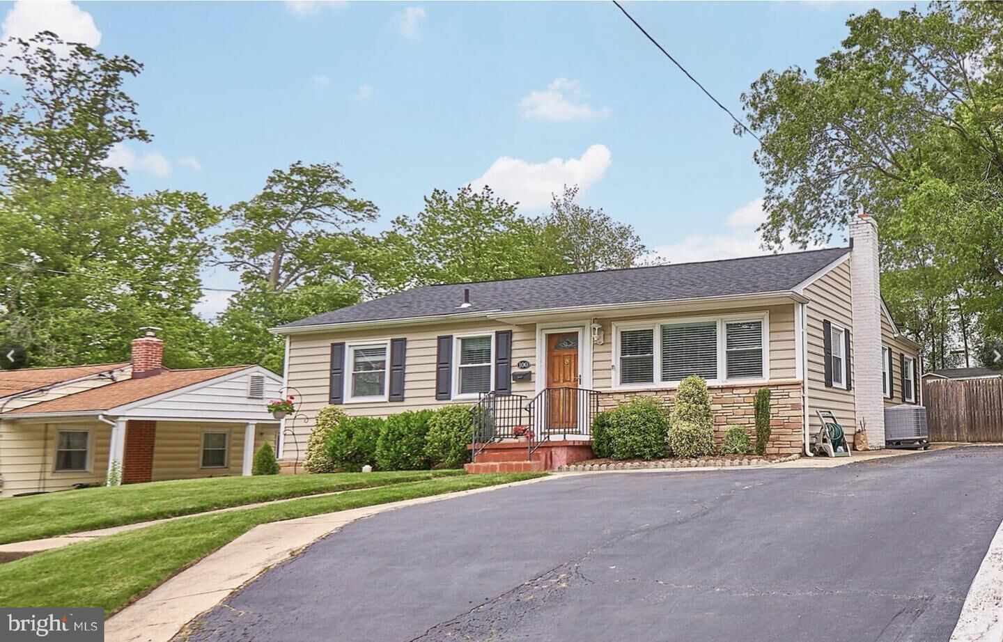 Property Photo:  100 Tapawingo Road SE  VA 22180 