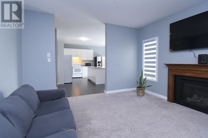 Property Photo:  1 Burrows Court  ON K9V 0J3 