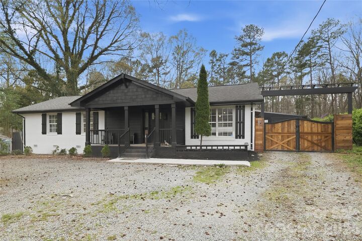 Property Photo: 816 Sharon Drive NC 28173