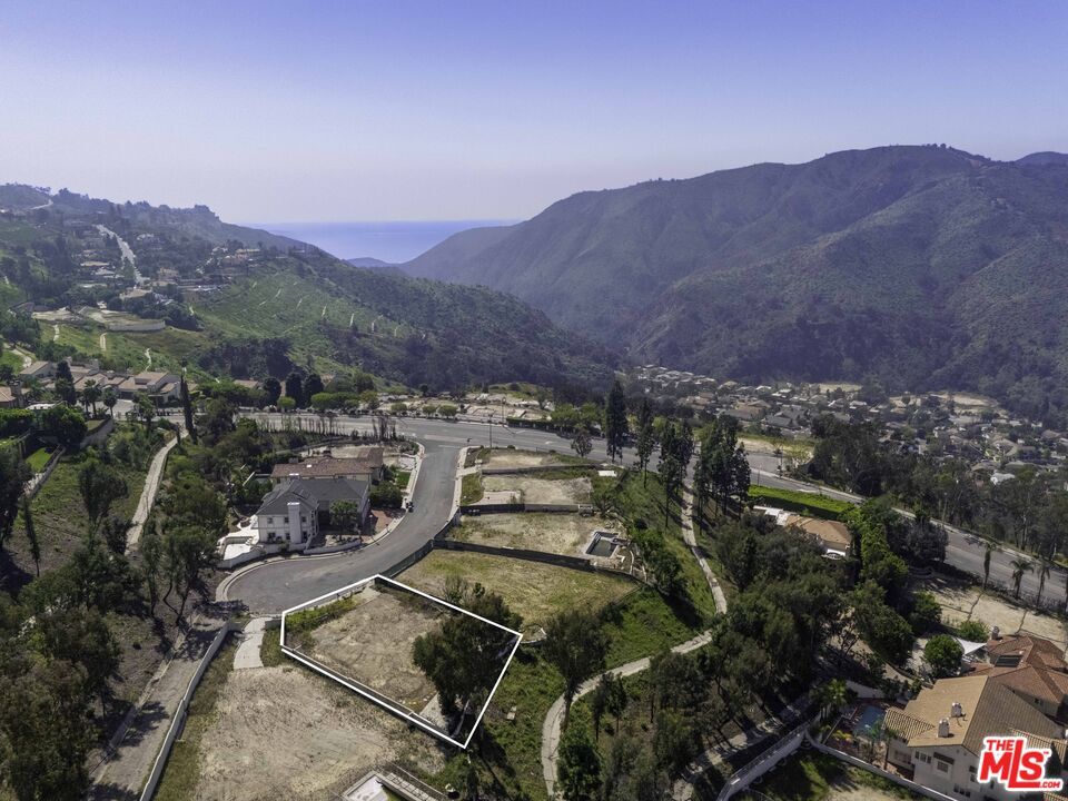 Property Photo: 1433 El Bosque Ct CA 90272