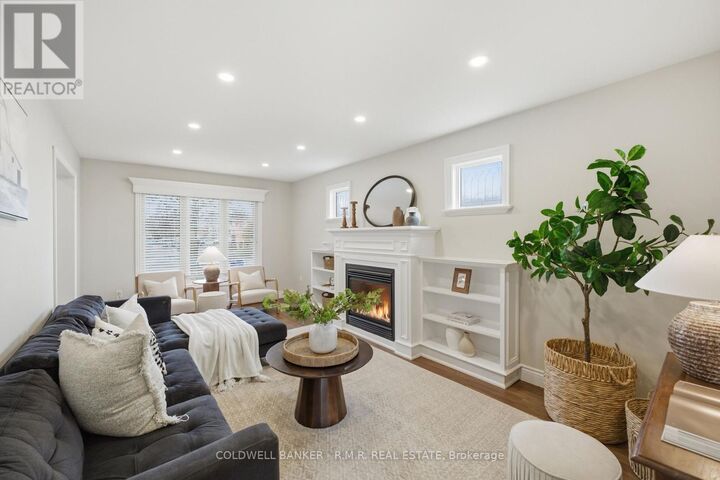 Property Photo:  21 Yorkville Drive  ON L1E 2A8 