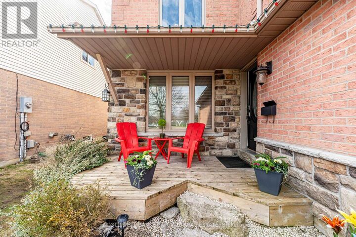 Property Photo: 21 Yorkville Drive ON L1E 2A8