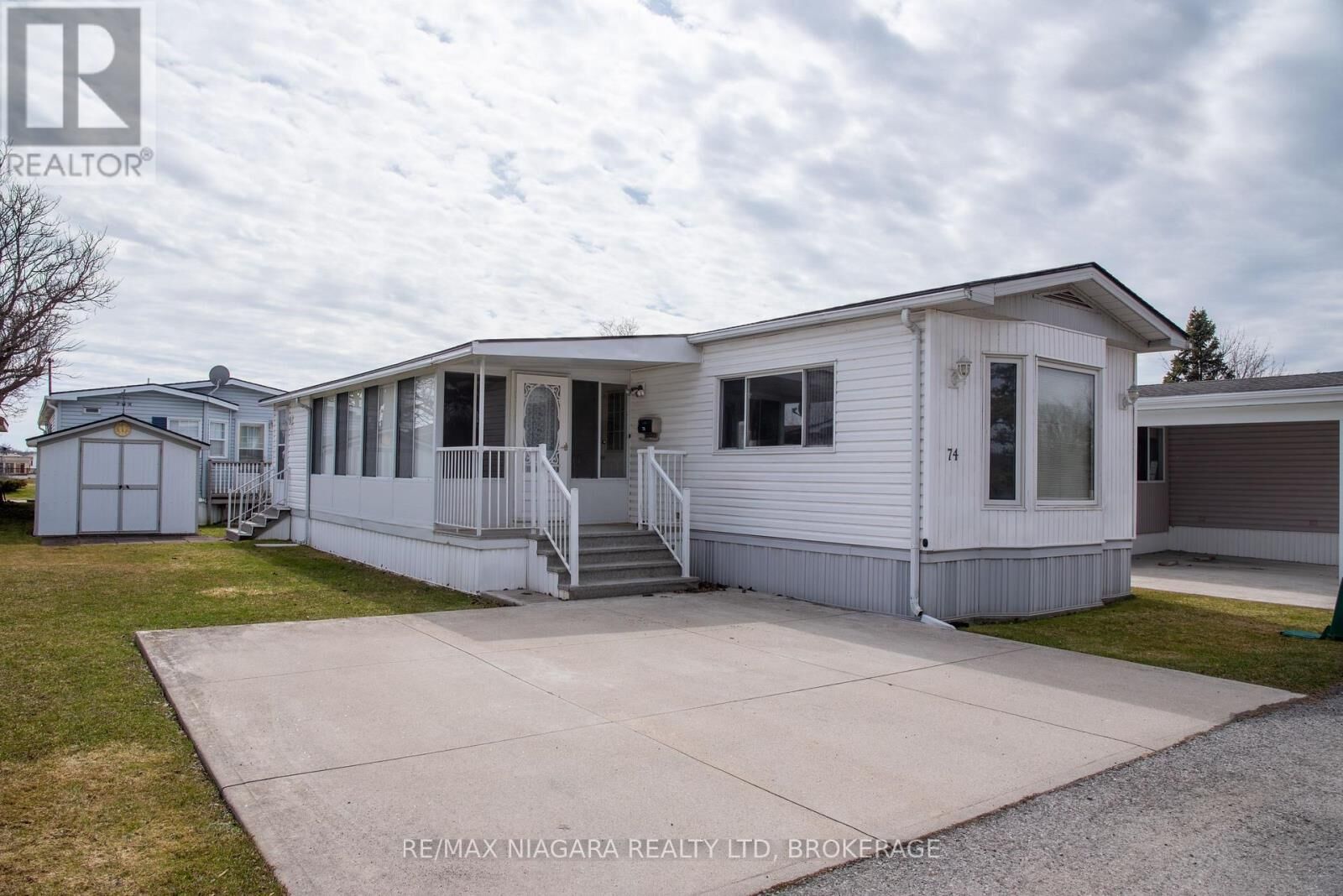 Property Photo: 3033 Townline Road 74 ON L0S 1S0