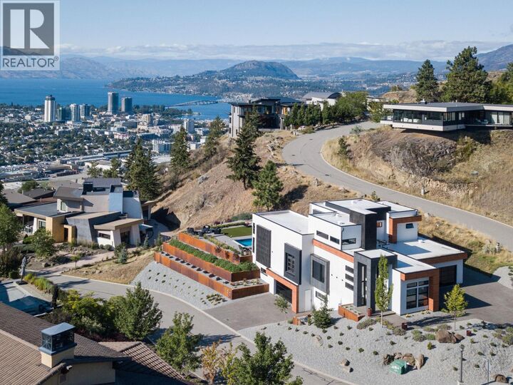 Property Photo: 722 Highpointe Place BC V1V 2Y3