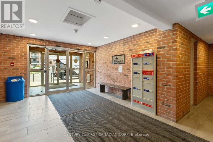 Property Photo:  136 Conway Drive 9  ON N6E 3N1 