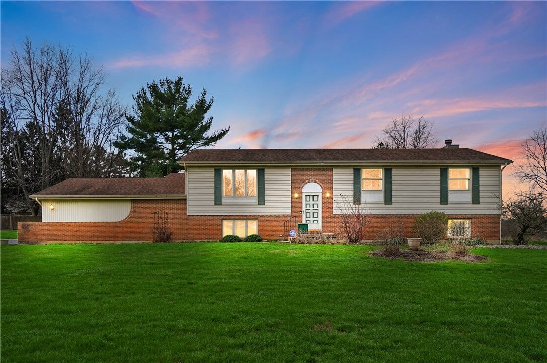 Property Photo:  1565 Kingsway Drive  OH 45385 