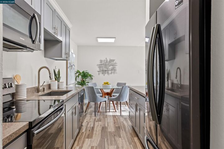 Property Photo: 590 El Dorado Ave 214 CA 94611