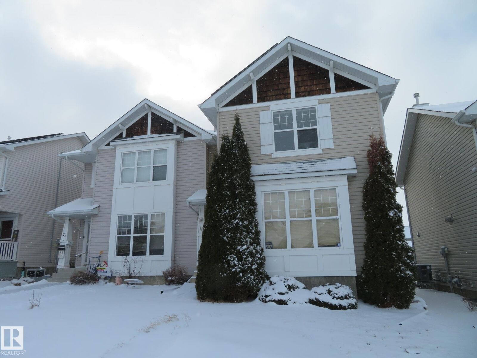 Property Photo:  18 Connor Lane  AB T8H 2L5 