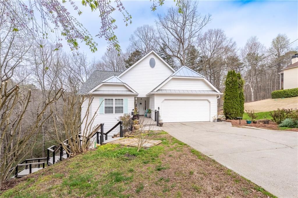 Property Photo: 201 N Woods Way GA 30143