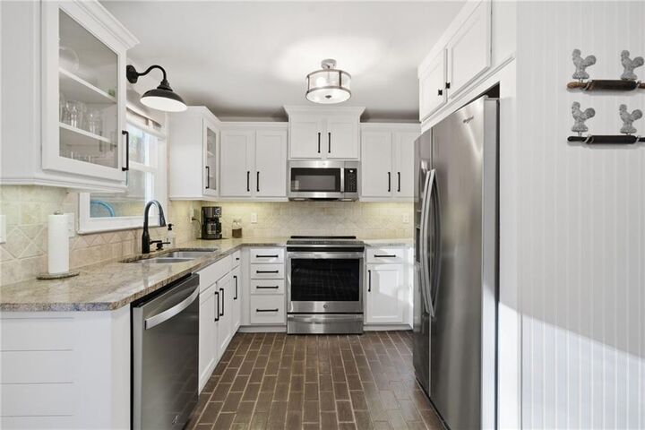 Property Photo: 5130 Forest Hills Court GA 30041