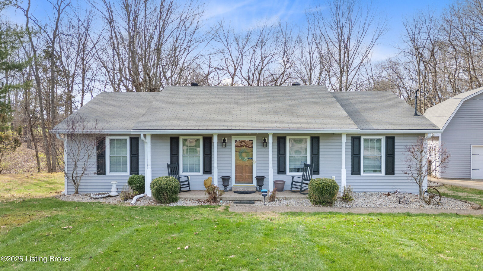 Property Photo: 202 Stoneside Ct KY 40071