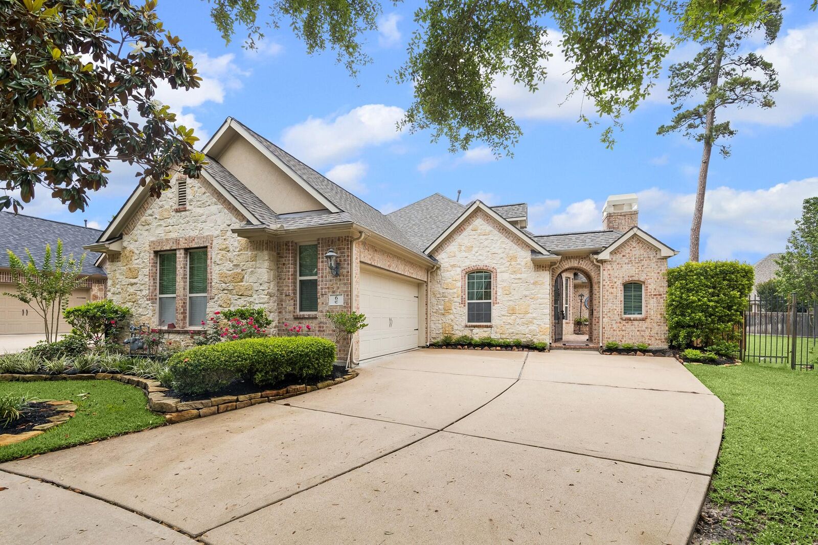 Property Photo:  6 Chase Mills Place  TX 77375 