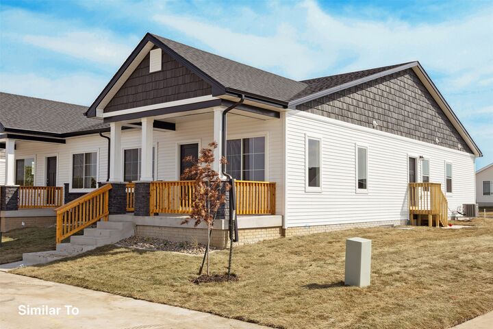 Property Photo:  916 Sawgrass Drive  IA 50211 
