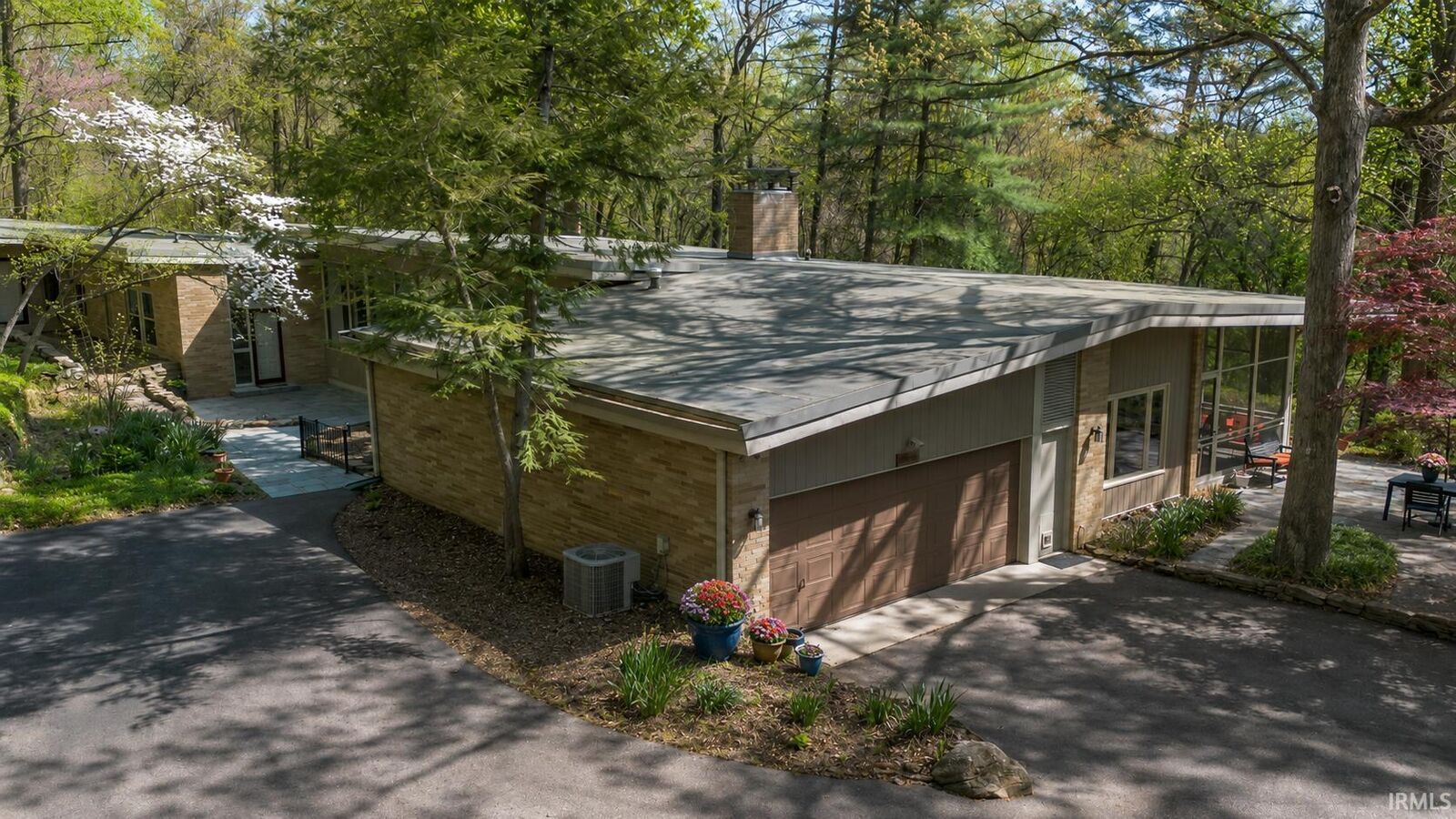 Property Photo:  9806 Raintree Dr N  IN 47201 