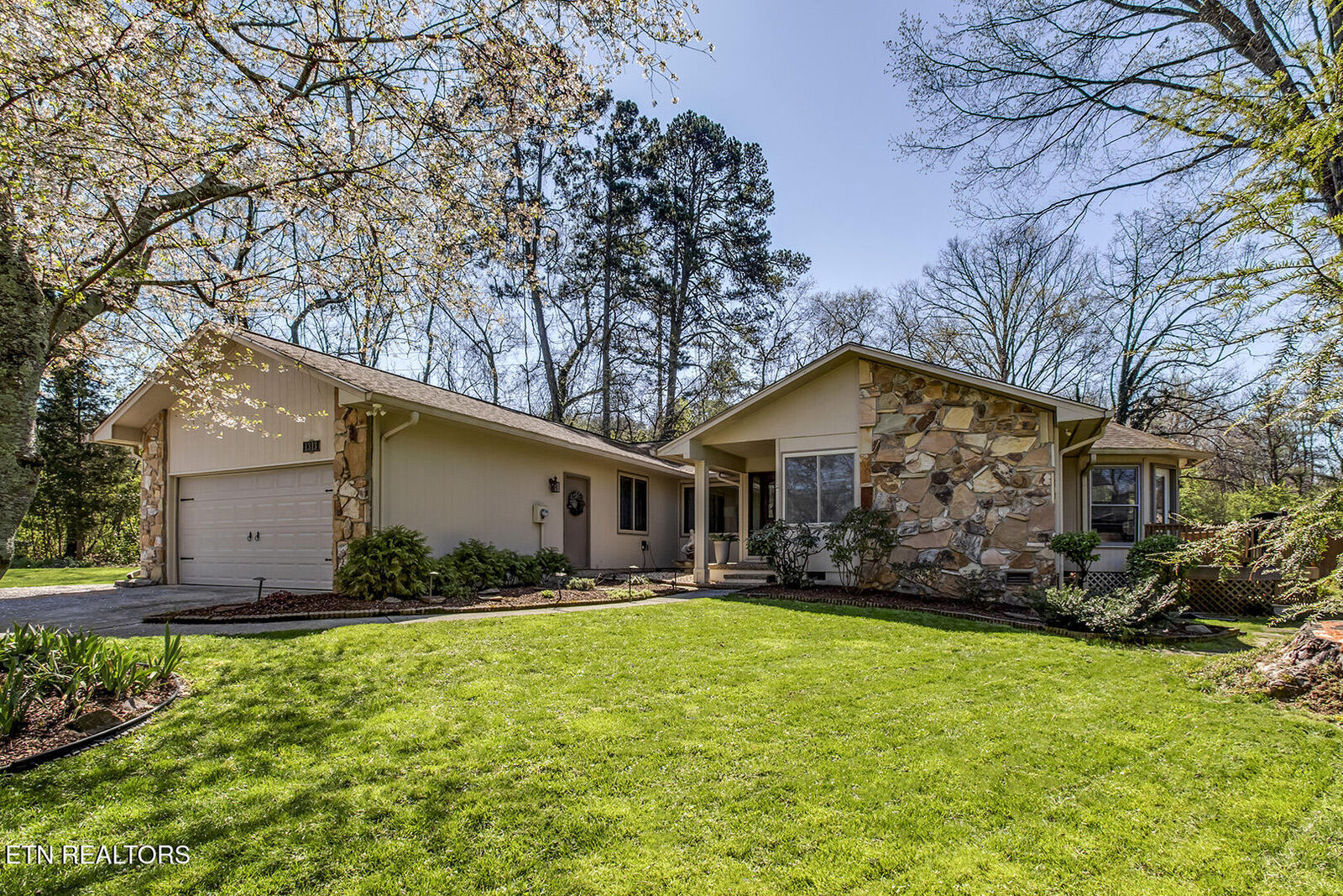 Property Photo:  1313 Cherry Tree Lane  TN 37919 