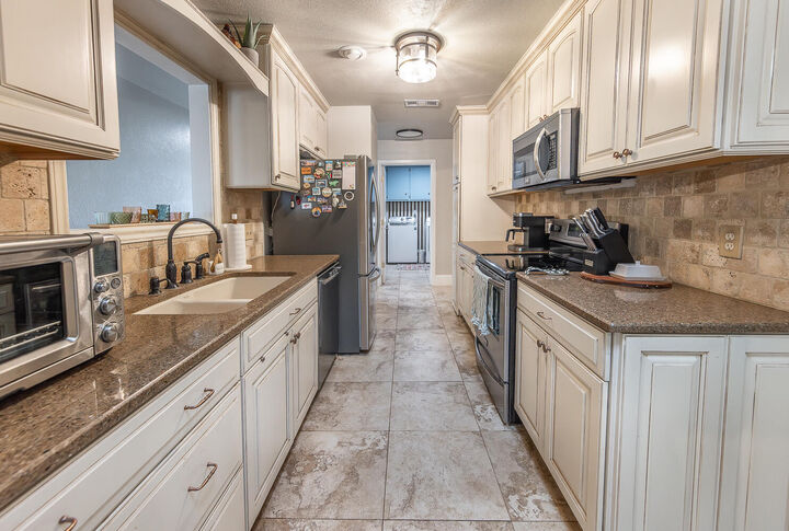 Property Photo:  1210 S Cedar Street  TX 79316 