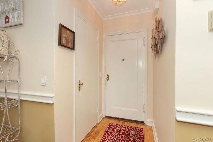 Property Photo:  1328 Midland Avenue 1A  NY 10708 