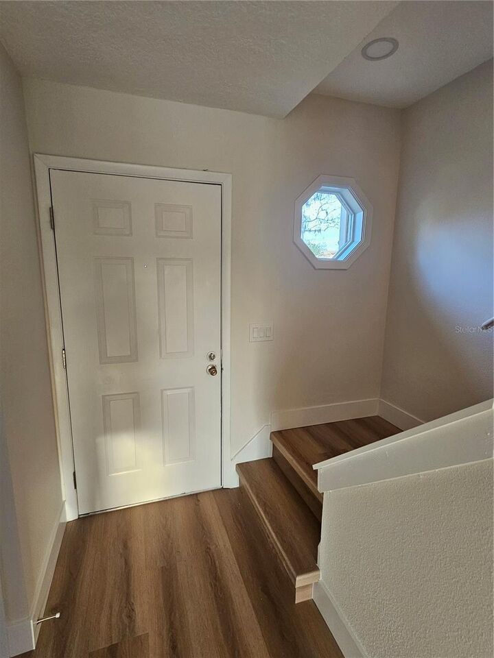 Property Photo: 11730 Whitewing Court FL 32837