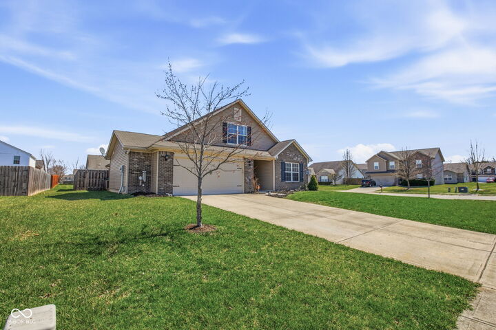 Property Photo: 511 Flint Boulevard IN 46040