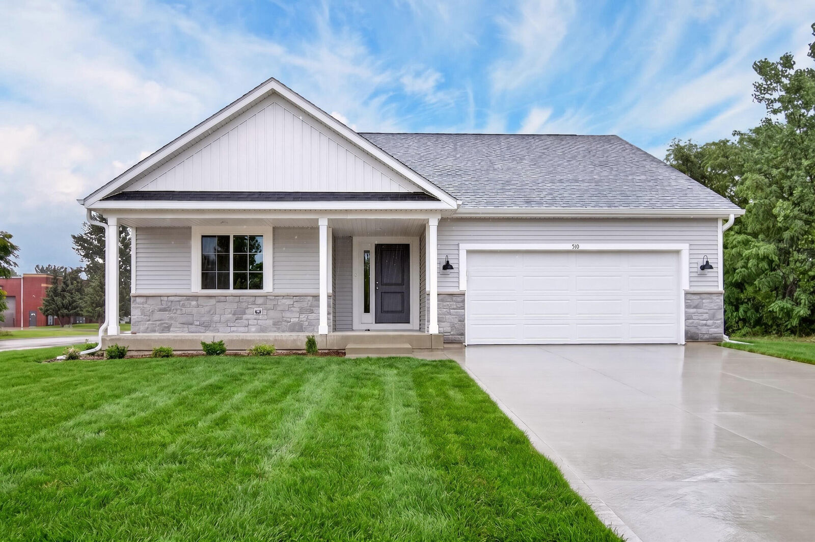 Property Photo:  510 Duck Pond Ct  WI 53128 
