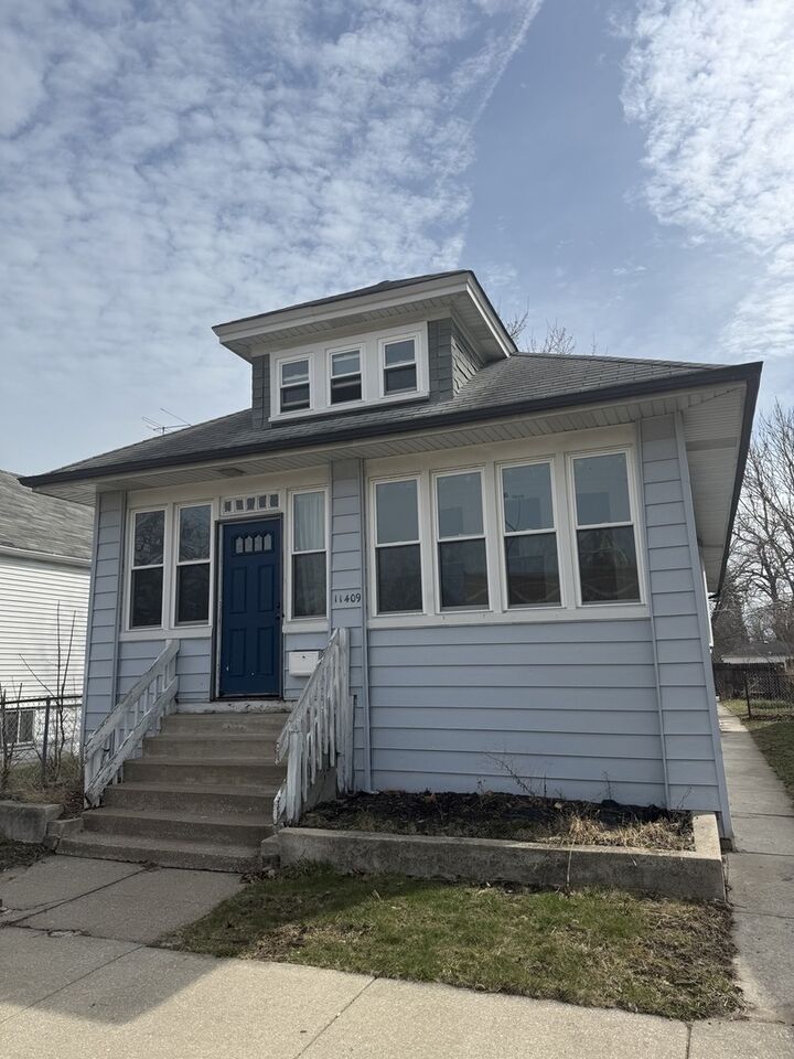 Property Photo:  11409 S Stewart Avenue  IL 60628 