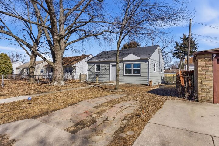 Property Photo:  222 Park Drive  IL 60436 