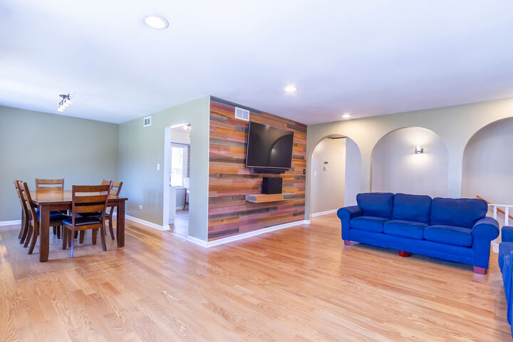 Property Photo:  3N046 Lakeview Court  IL 60185 