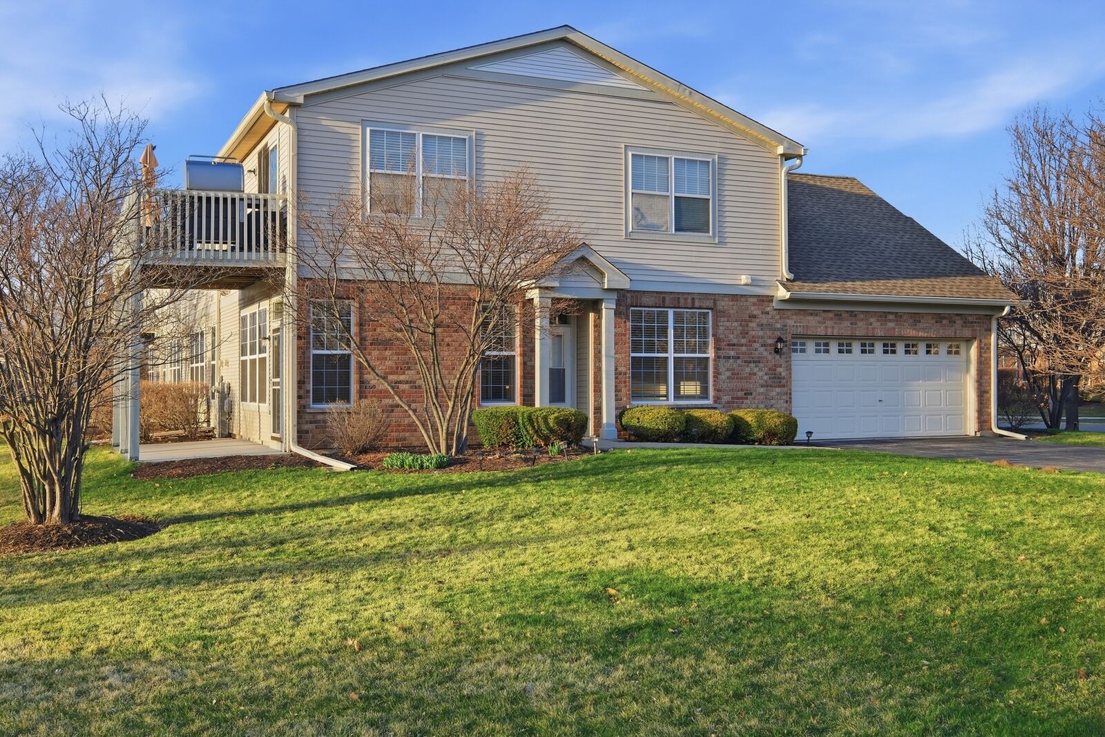 Property Photo: 1586 Millbrook Drive IL 60102